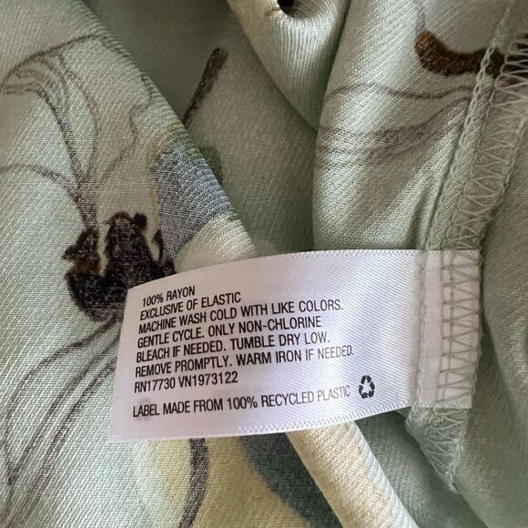 A New Day Light Green Floral Long Sleeve Blouse Medium - Picture 9 of 9